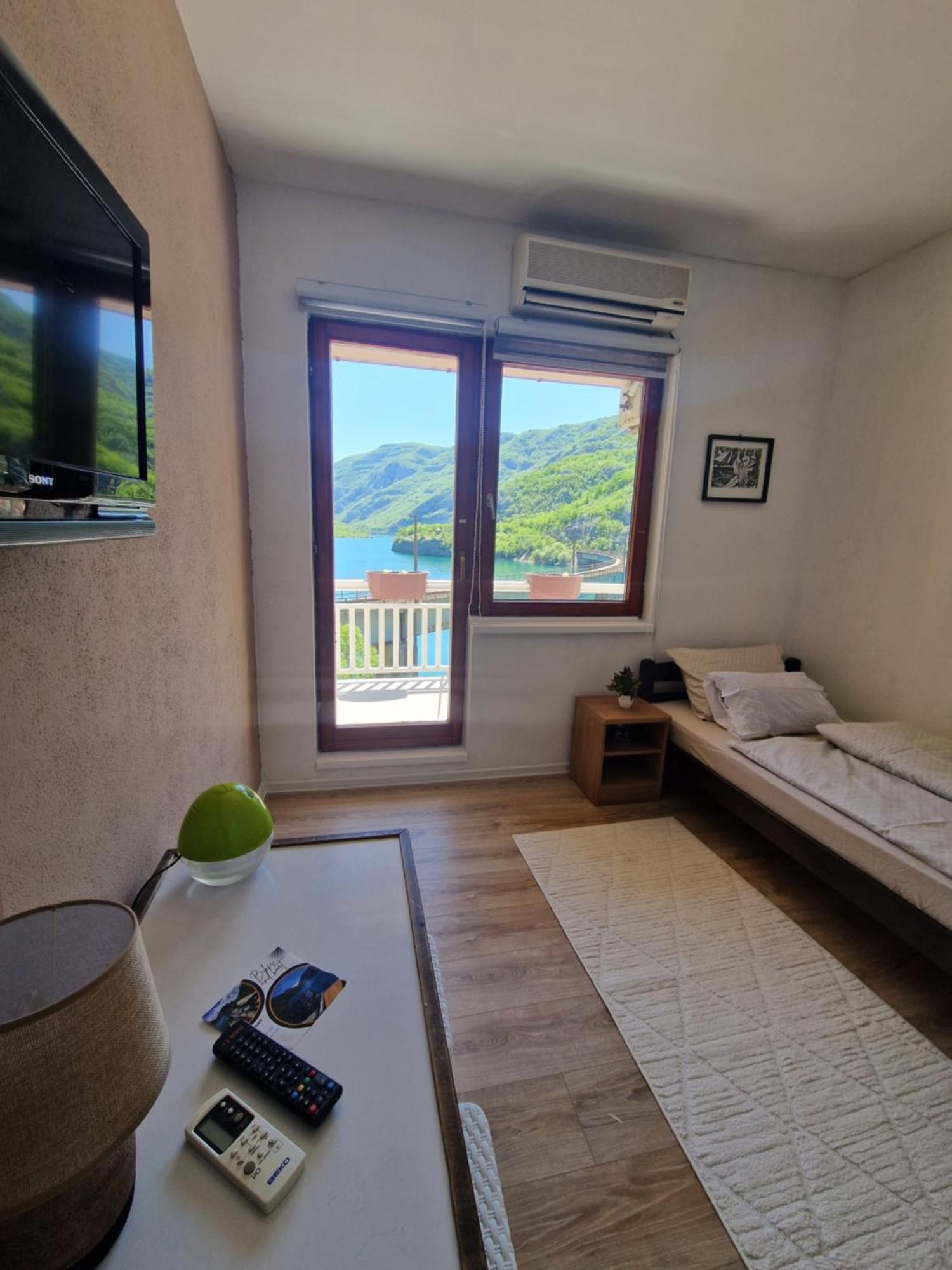 Lodge Visit Dreznica *